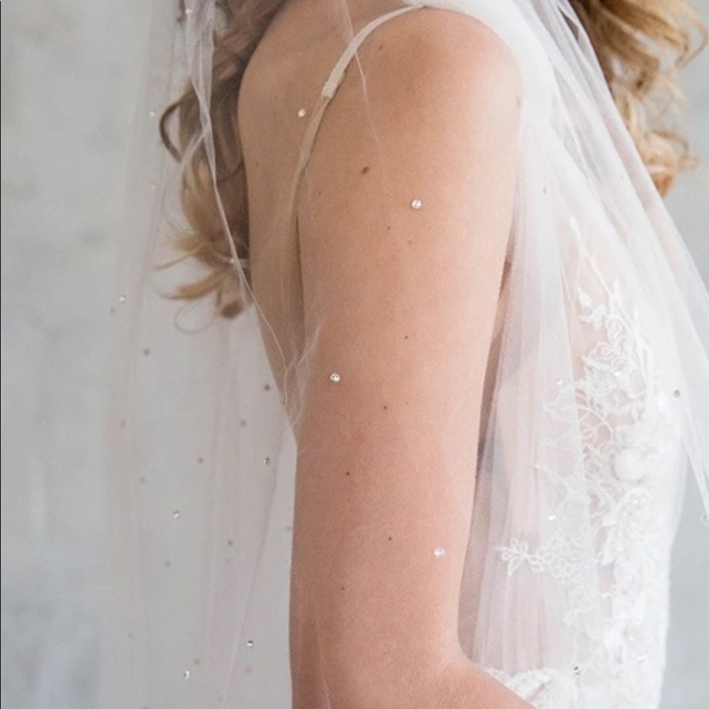 Swarovski Veil: Angelite Veil Trends Ivory Glimmer Wedding Veil
